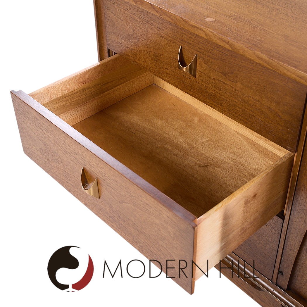Broyhill Brasilia Mid Century Walnut 9-drawer Lowboy Dresser