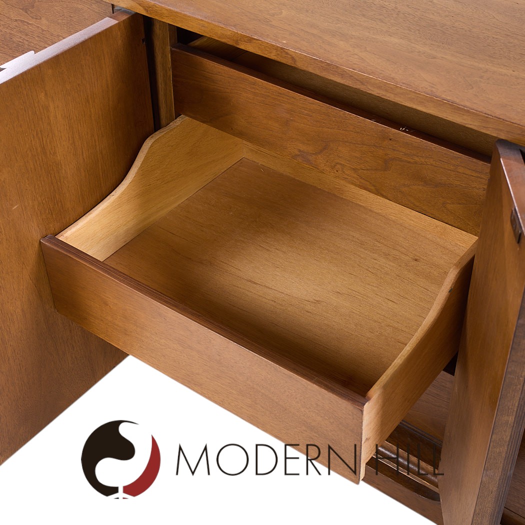 Broyhill Brasilia Mid Century Walnut 9-drawer Lowboy Dresser