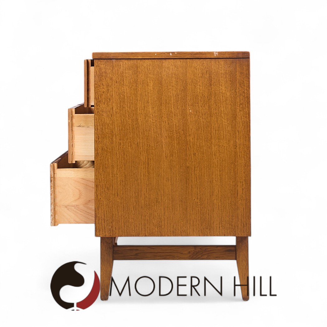 Broyhill Brasilia Mid Century Walnut 9-drawer Lowboy Dresser