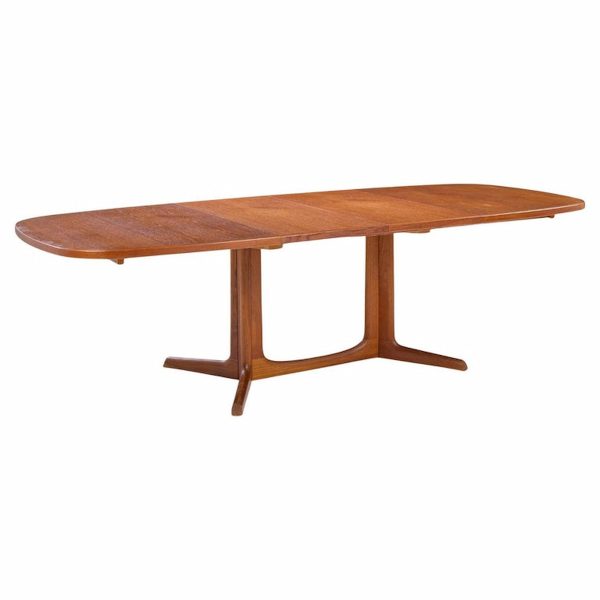 Gudme Møbelfabrik Mid Century Danish Teak Expanding Dining Table with 2 Leaves