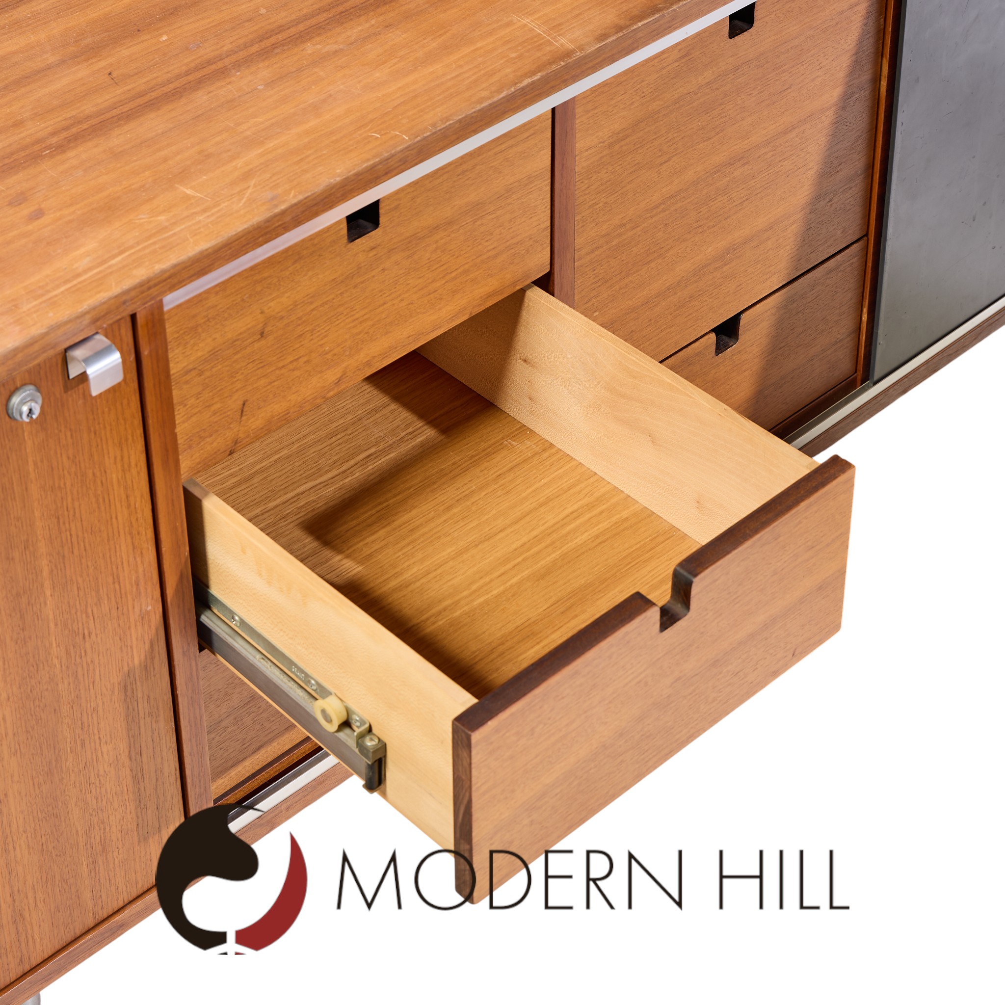 George Nelson for Herman Miller 9000 Series Mid Century Walnut and White Fomica Executive Corner Desk with Return and Built in Lamp