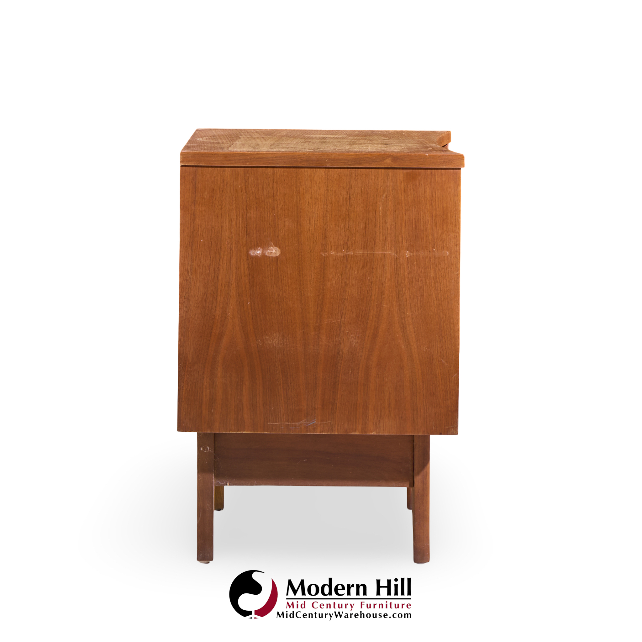 young manufacturing mid century walnut curved front nightstands - pair