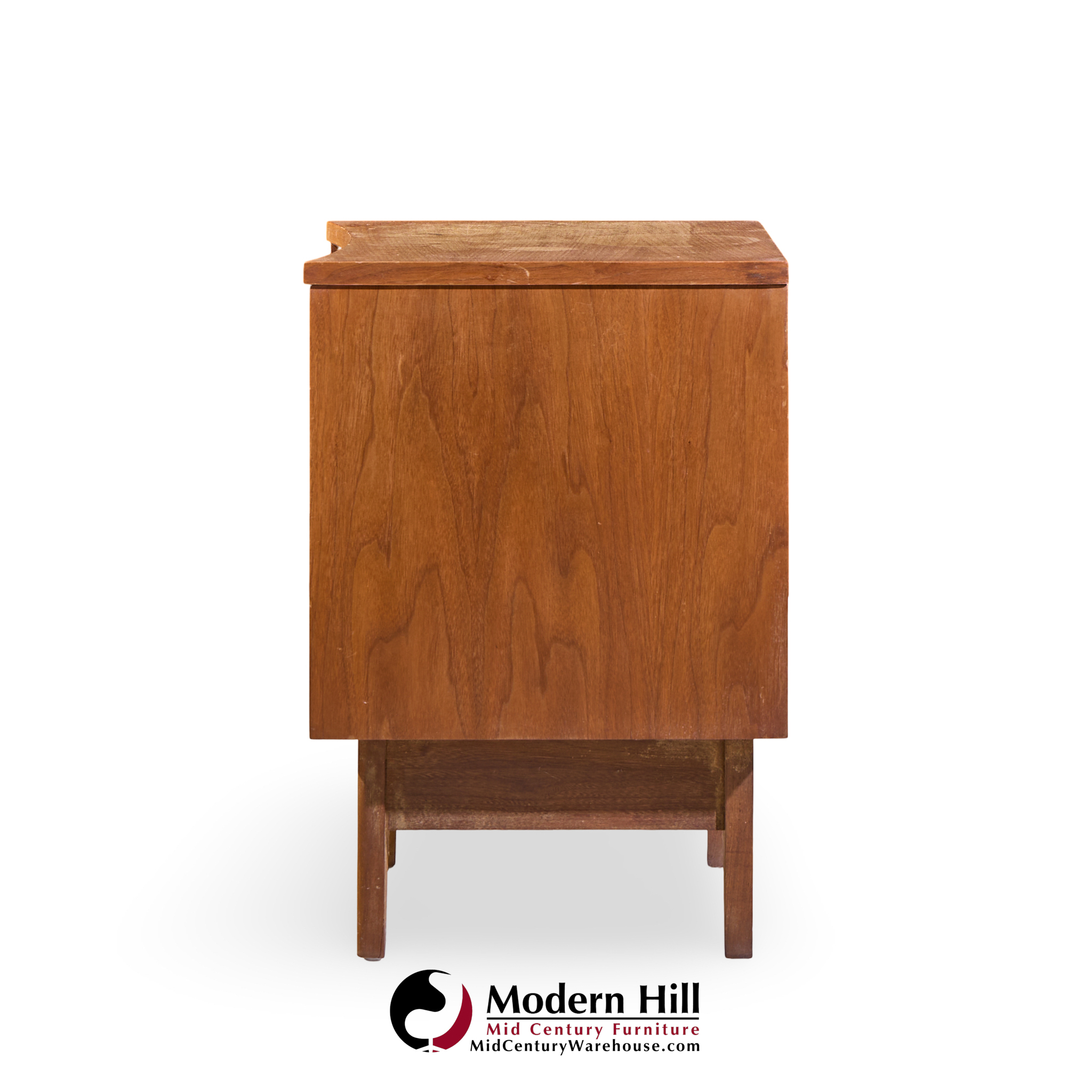 young manufacturing mid century walnut curved front nightstands - pair